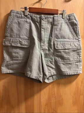 Vintage Bass Utility Cargo Shorts in Light Olive